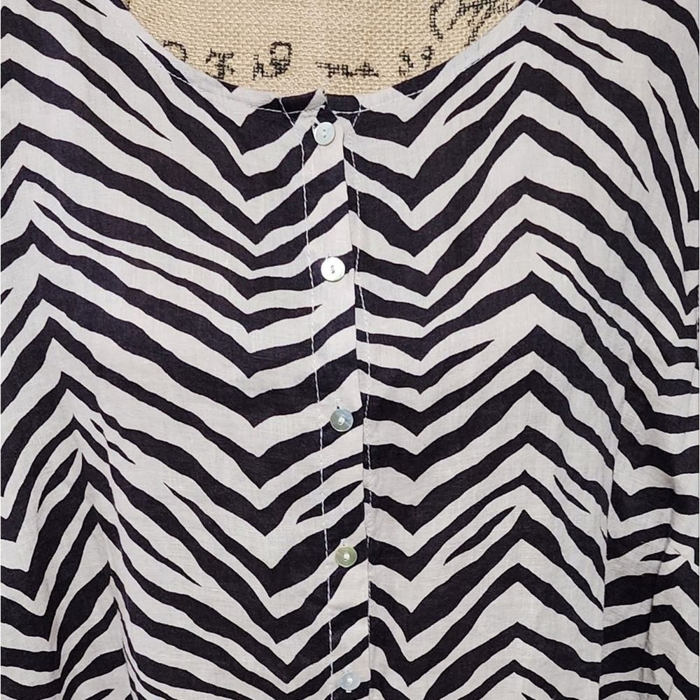 Tahari 100%‎ linen zebra print button up tunic pl… - image 6